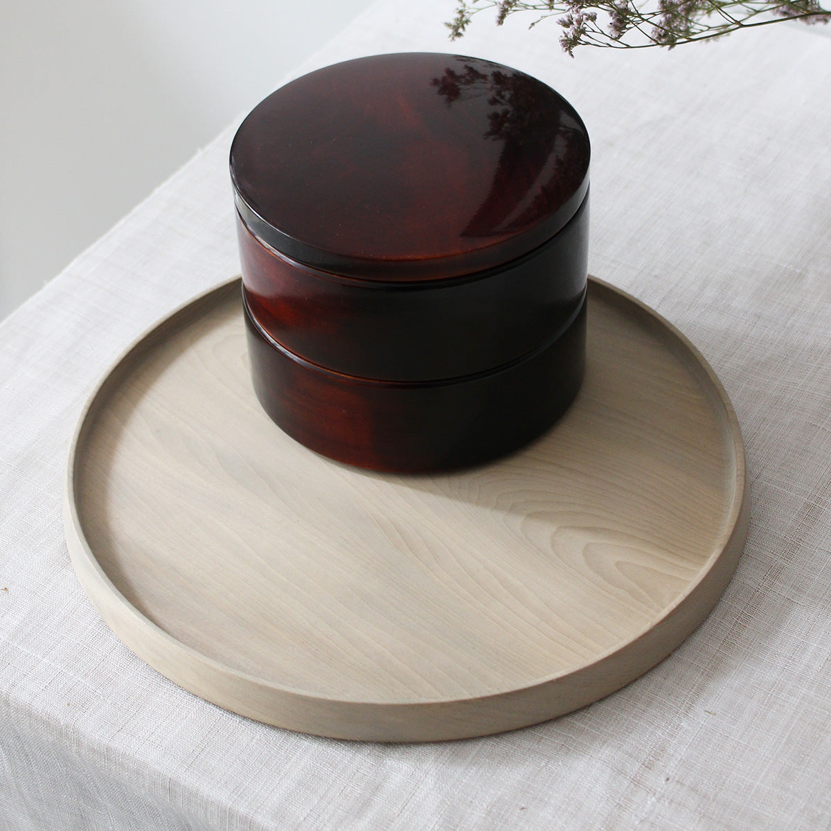 ROUND JAPANESE TRAY IN BLOND CHESTNUT WOOD