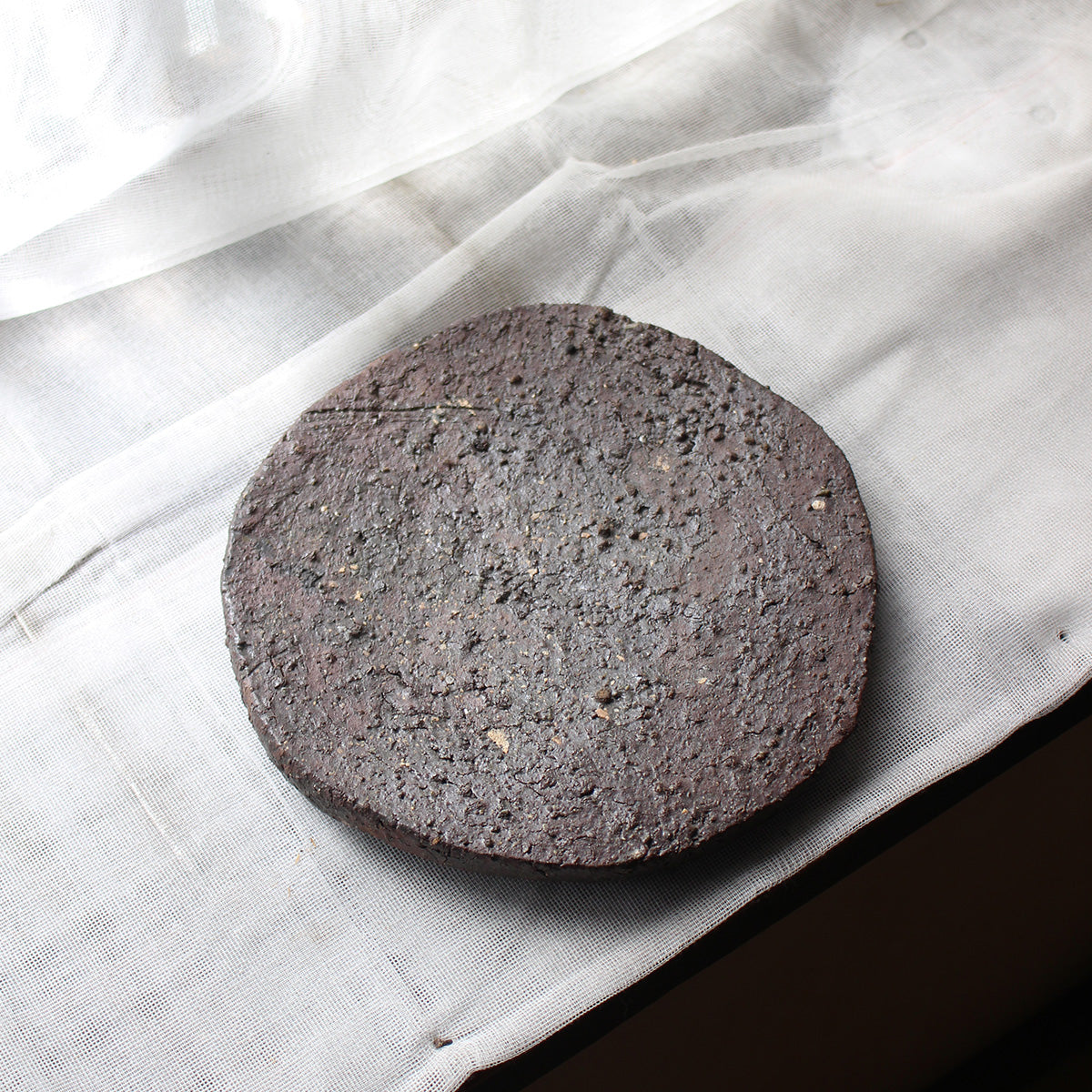 Plateau/assiette en céramique japonaise wabi-sabi lourde