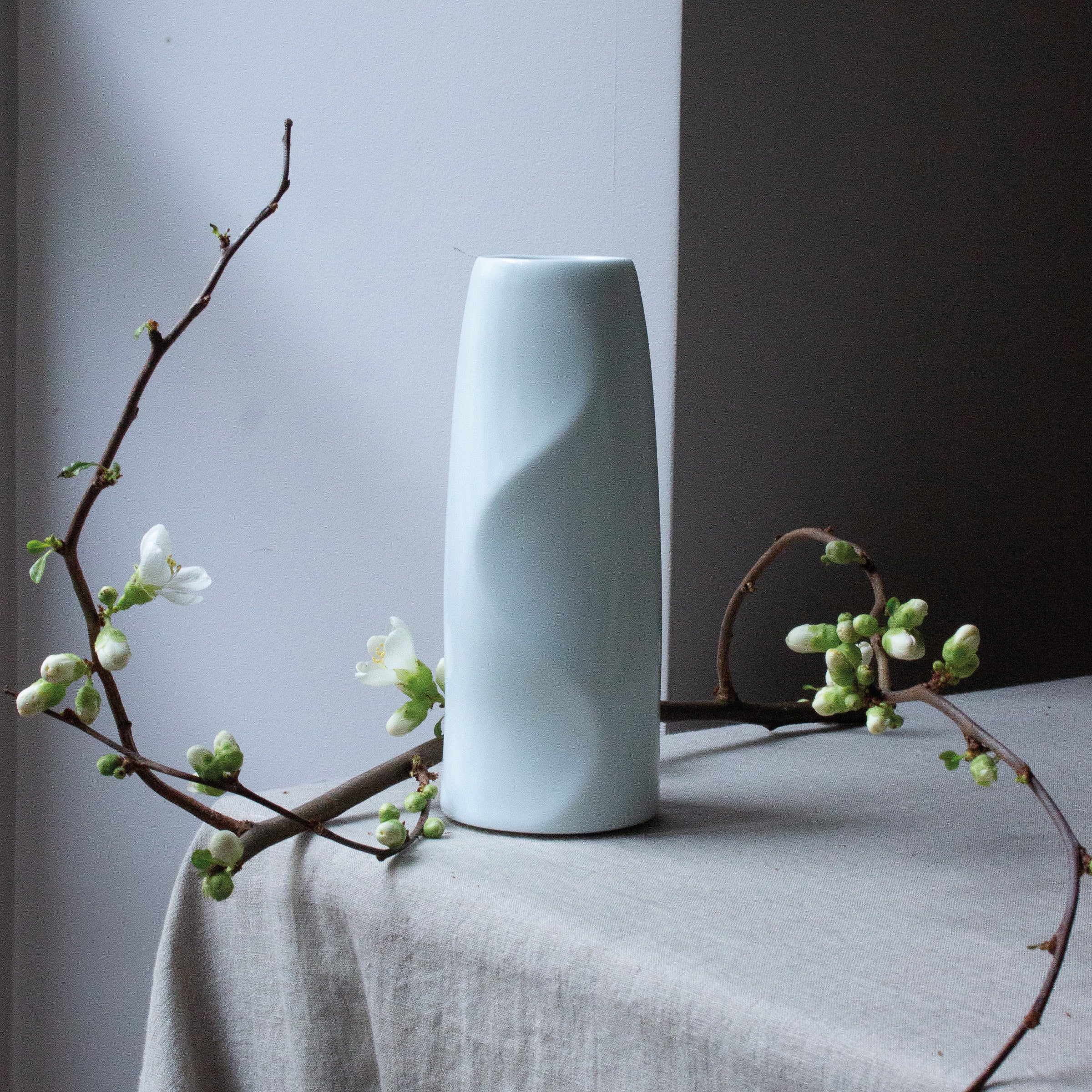 White porcelain vase by Akihiro Maeta, Living National Treasure