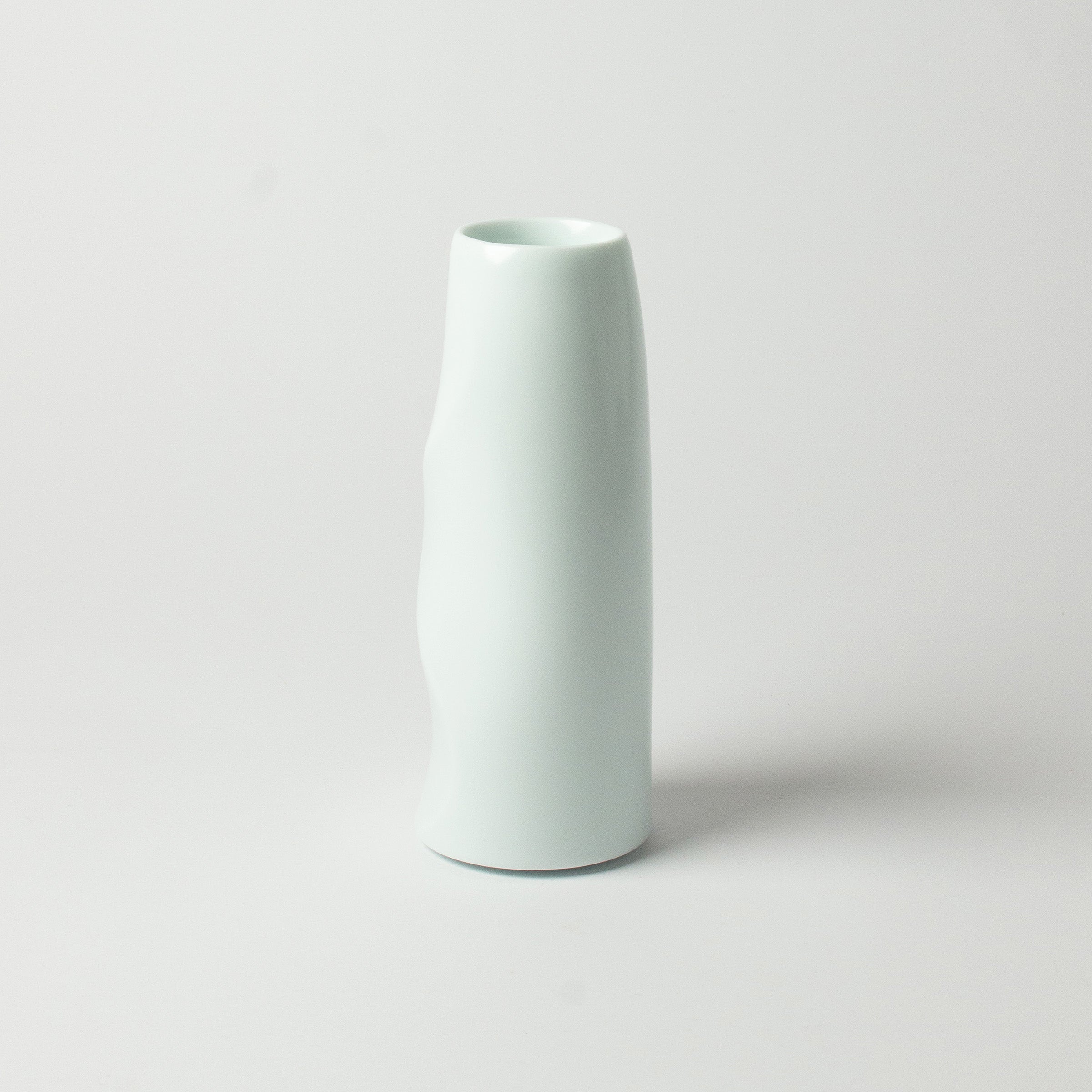 White porcelain vase by Akihiro Maeta, Living National Treasure