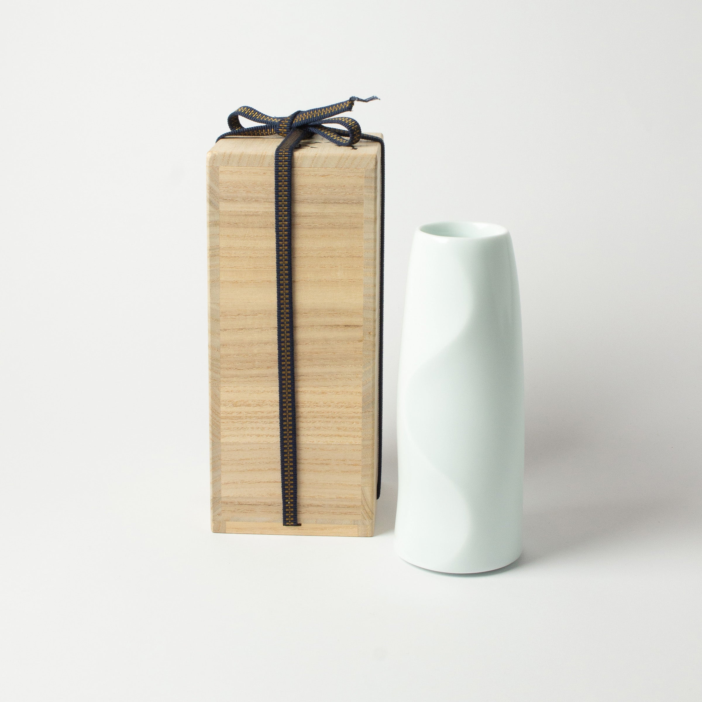 White porcelain vase by Akihiro Maeta, Living National Treasure