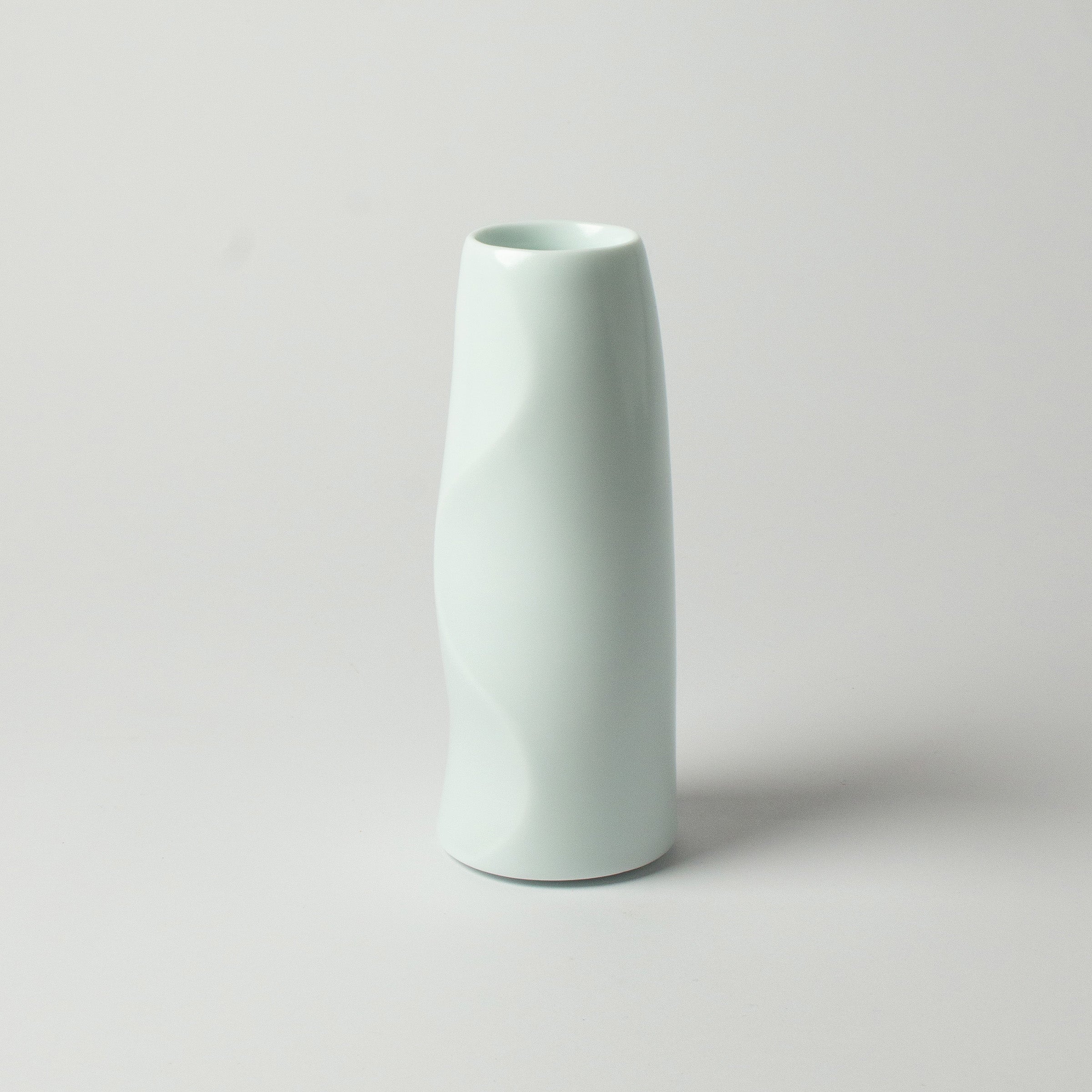 White porcelain vase by Akihiro Maeta, Living National Treasure