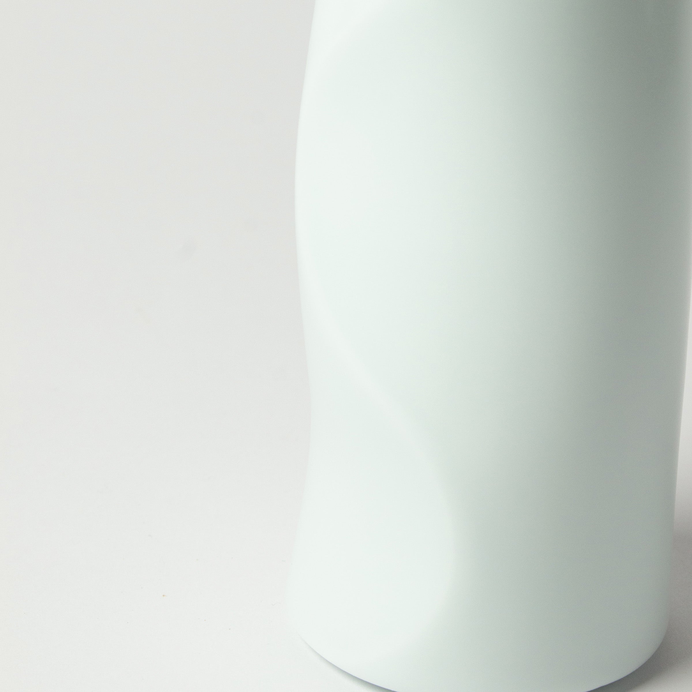 White porcelain vase by Akihiro Maeta, Living National Treasure