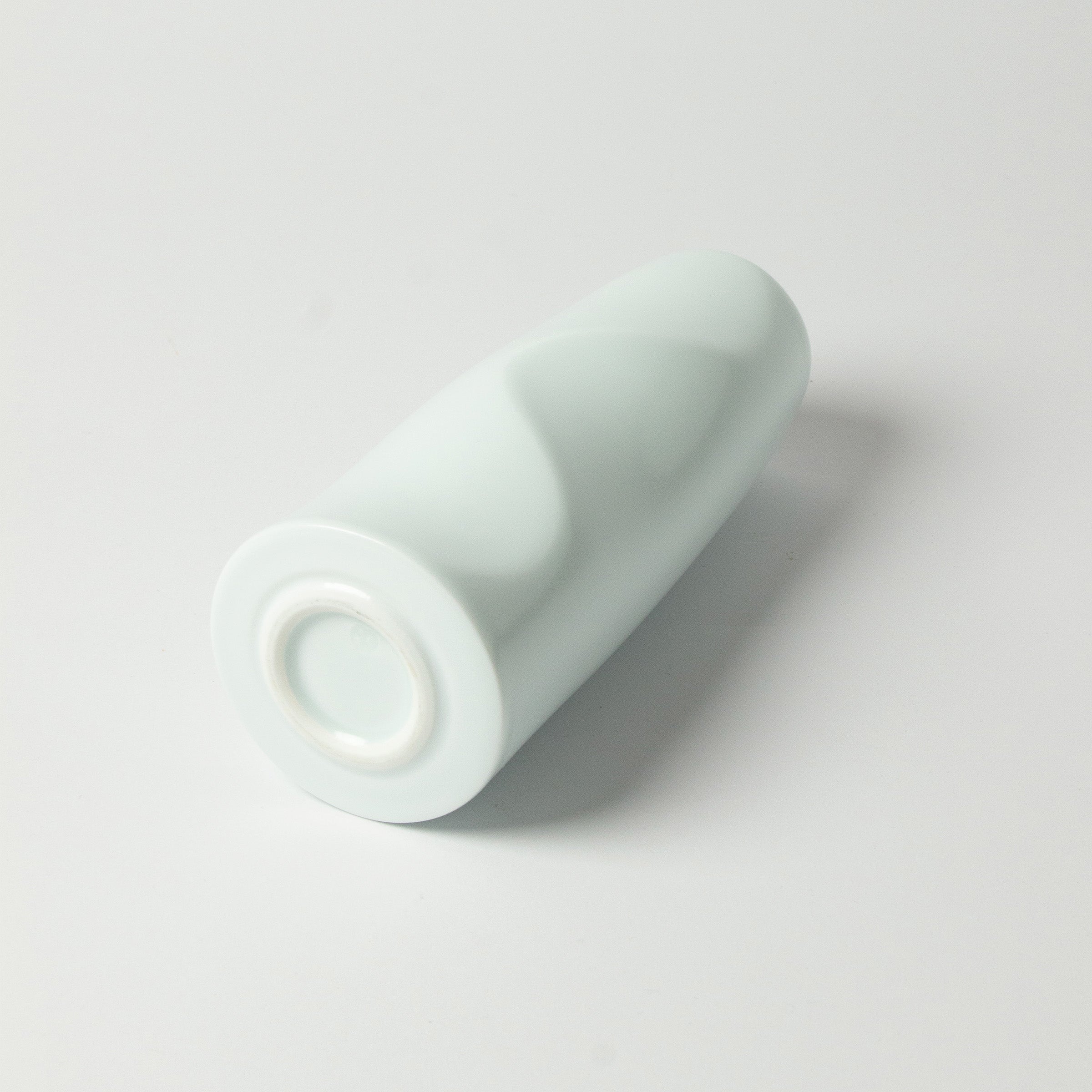 White porcelain vase by Akihiro Maeta, Living National Treasure